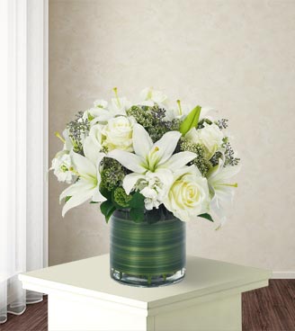 Lovely Lily & Roses Bouquet-All White